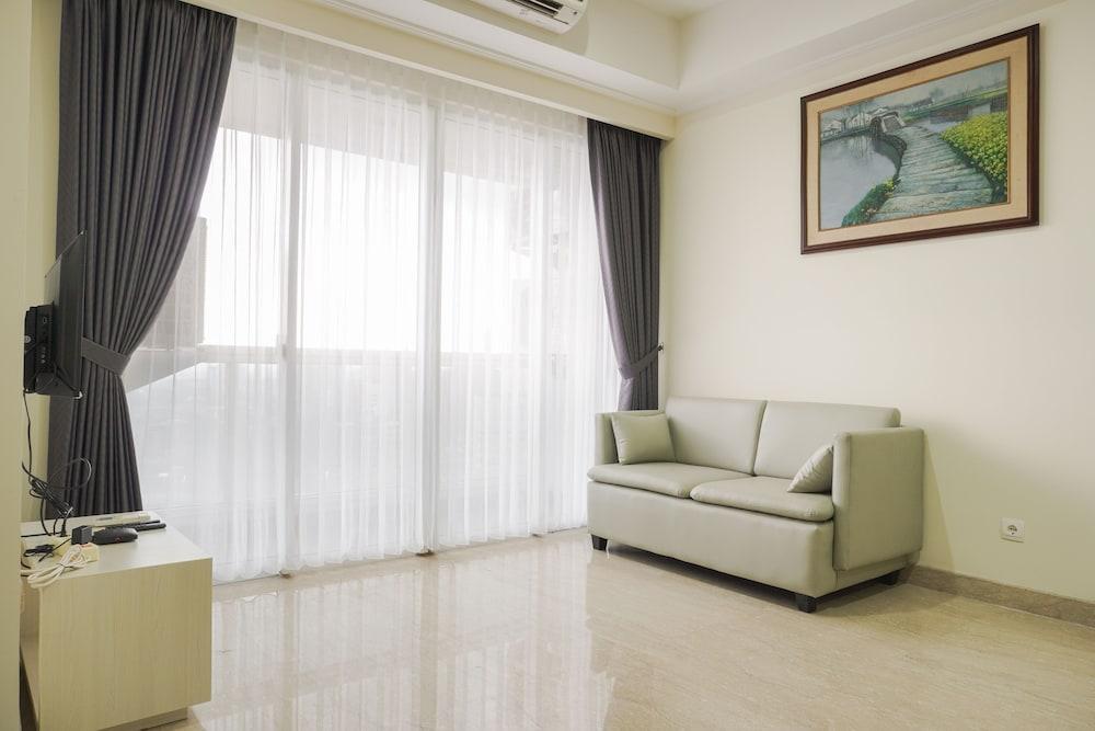 Elegant and Spacious 3BR Menteng Park Apartment - Tap to explore photos