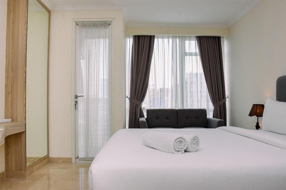 Cozy Living Studio Apartment at Menteng Park