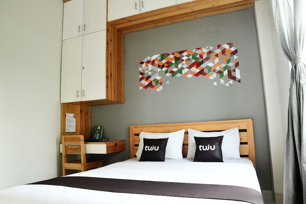 Tuju WK Homes Syariah Room Type - Standard Double Room