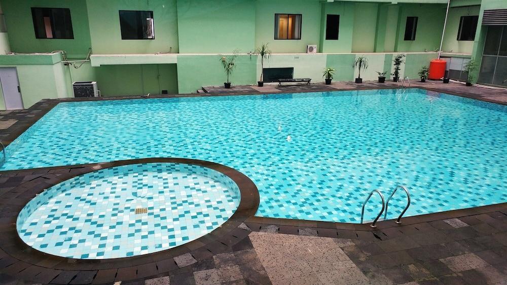Comfy 2Br At Menteng Square Apartment - Tap to explore photos