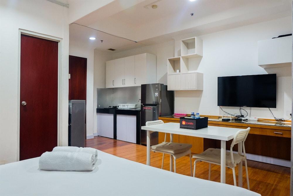 Prime Location Sudirman Park Studio Apartment - Tap to explore photos