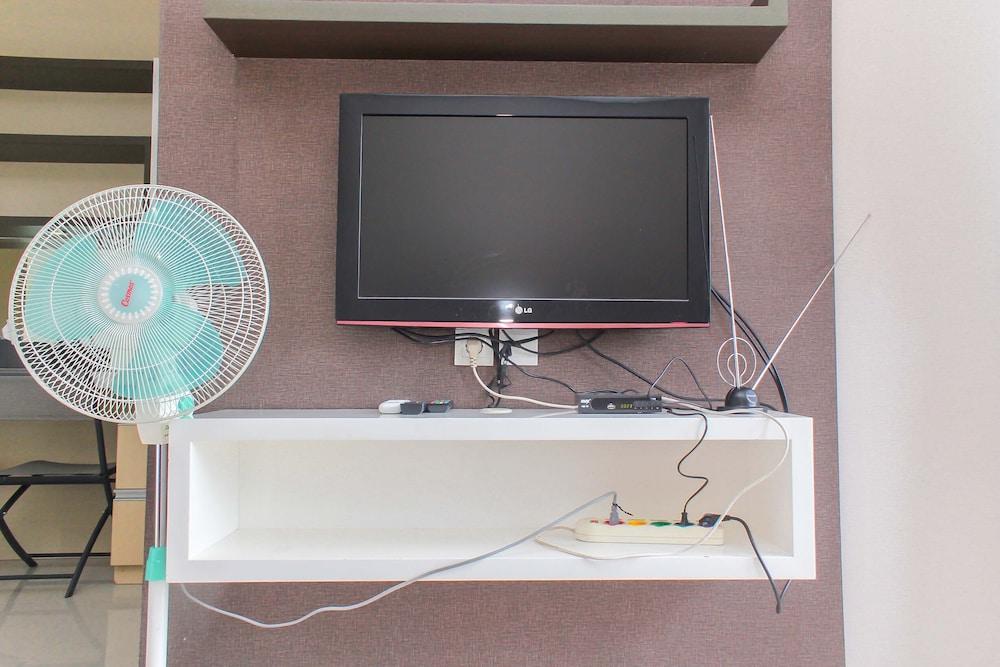 Elegant And Nice Studio At Tamansari Semanggi Apartment - Tap to explore photos