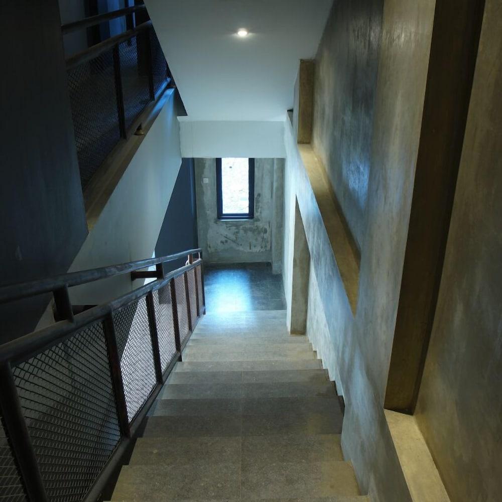 Dparagon Gajah Mada - Tap to explore photos