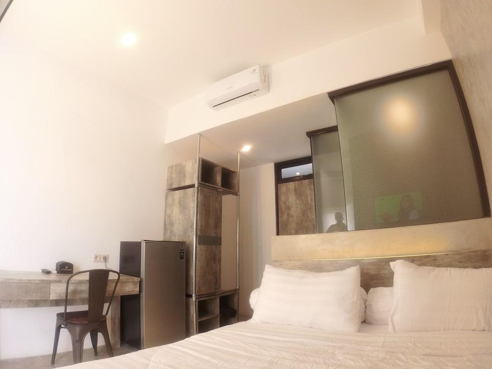 Dparagon Gajah Mada Room Type - Deluxe Room