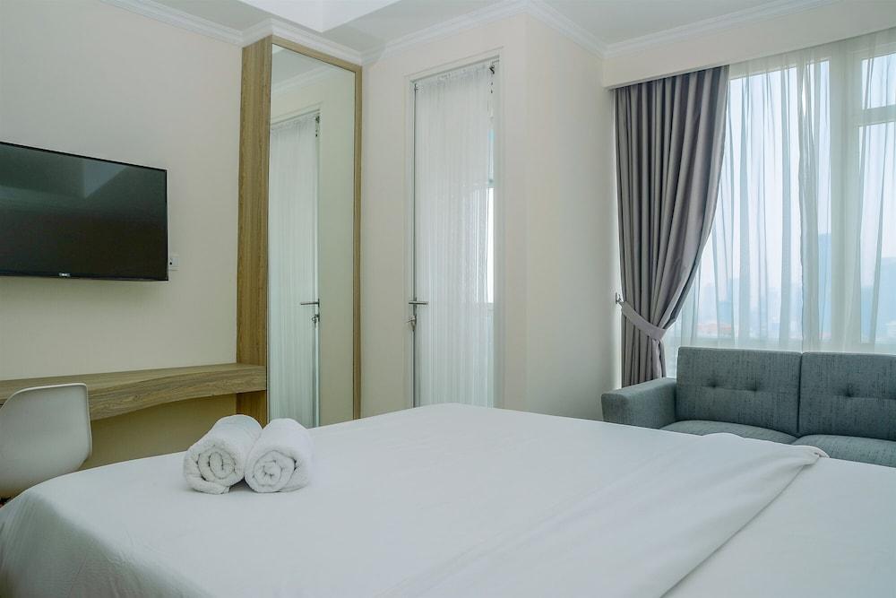 Modern and Cozy Studio Menteng Park Apartment - Tap to explore photos