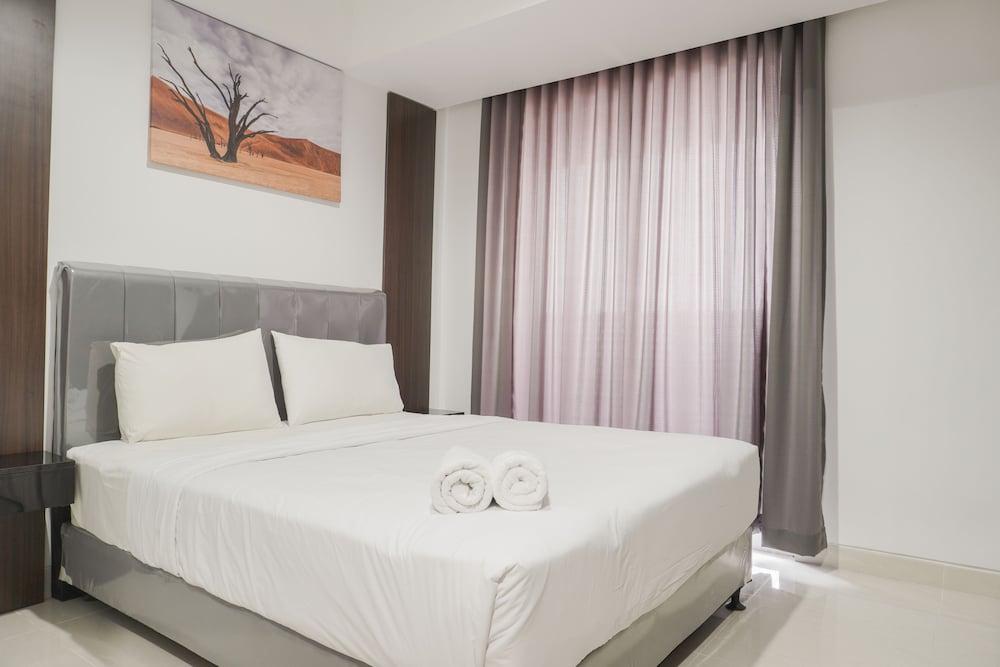 Nice And Comfort Studio At West Vista Apartment Room Type - Room