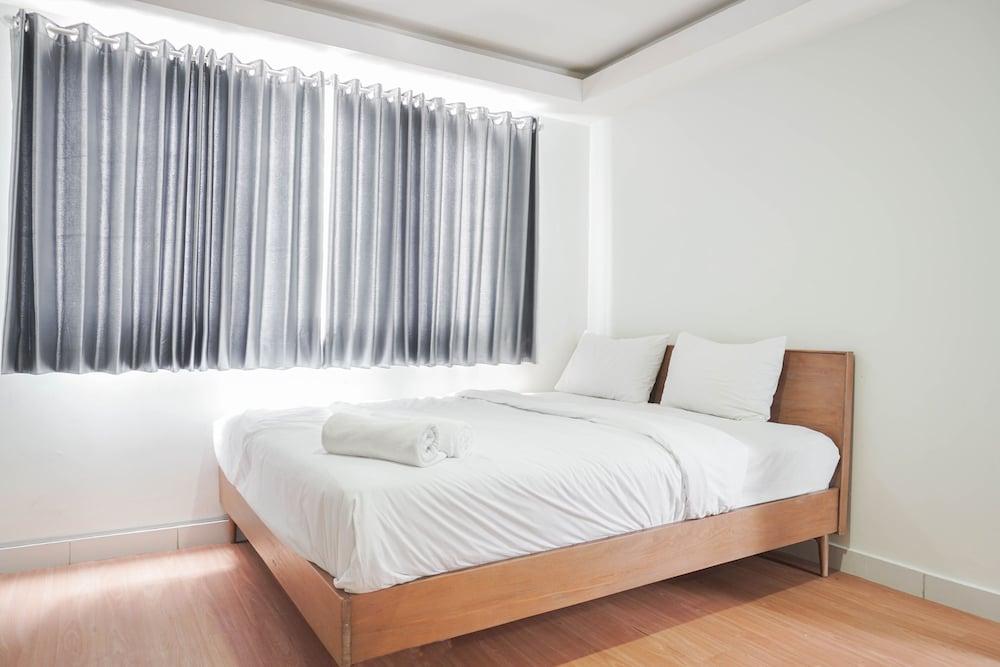 Scenic And Strategic Studio Amethyst Apartment Room Type - Room