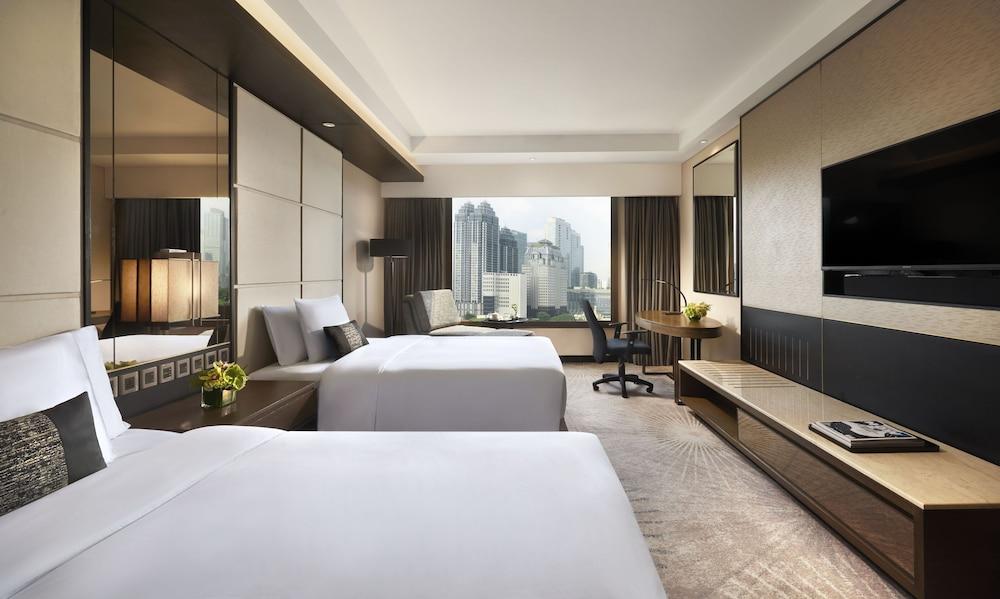 Mangkuluhur ARTOTEL SUITES Room Type - Artsy Twin Studio