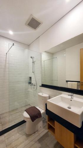 Ra Inn Kemang - Tap to explore photos