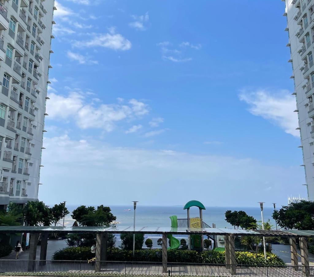 Studio with Seaview Free Netflix at Baywalk Mall Tower D - Tap to explore photos