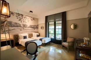 Lamandau House