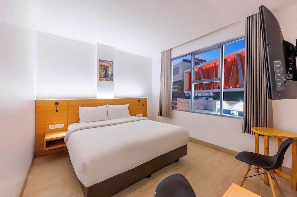 GRAND   THAMRIN  HOTEL Room Type - Superior Double or Twin Room