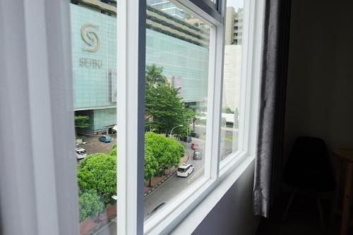 GRAND   THAMRIN  HOTEL - Tap to explore photos