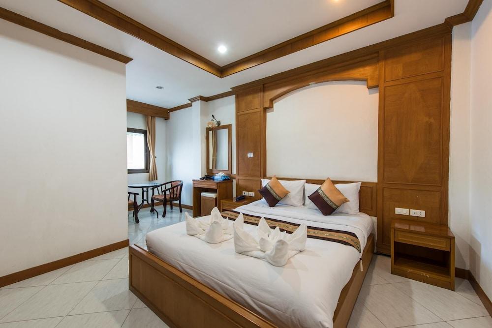 Magnific Patong Room Type - Superior Double Room