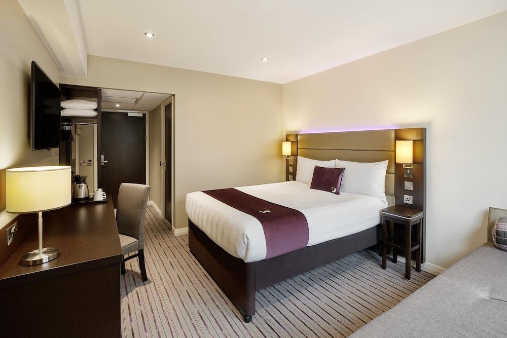 Premier Inn London Sutton Room Type - Double Room