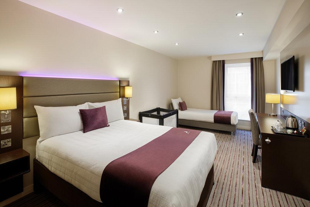 Premier Inn London Bromley - Tap to explore photos