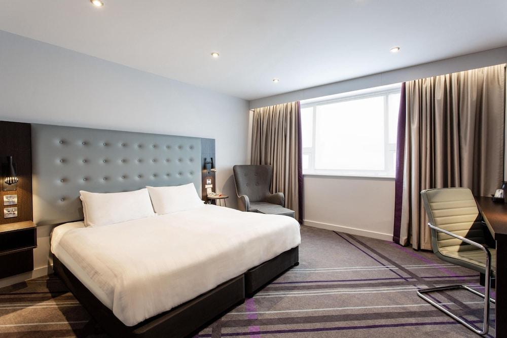 Premier Inn London Rainham - Tap to explore photos
