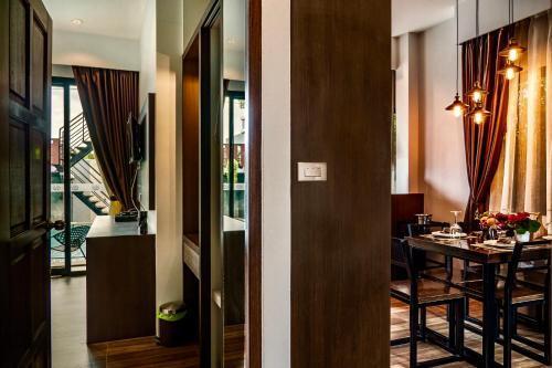 KG Private Pool Villas Soi 9 - Tap to explore photos
