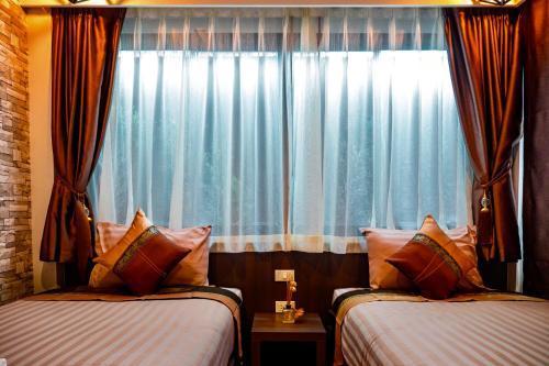 KG Private Pool Villas Soi 9 - Tap to explore photos