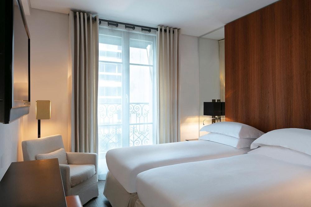 Le Metropolitan Paris Tour Eiffel, a Tribute Portfolio Hotel Room Type - Deluxe Room, 2 Twin Beds