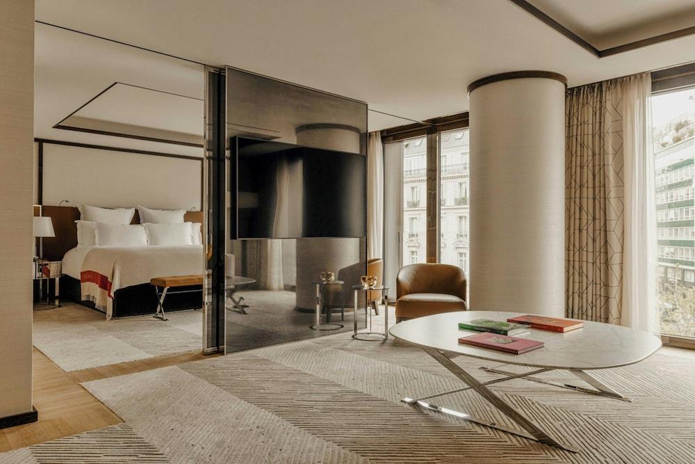 Bvlgari Hotel Paris Room Type - Deluxe Suite, City View