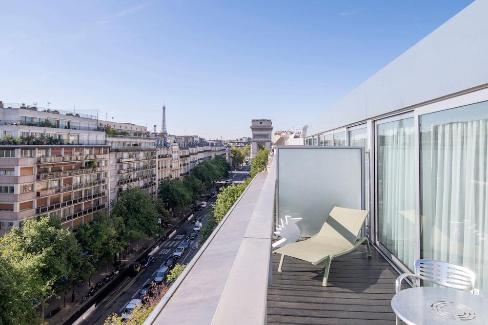 Renaissance Paris Arc de Triomphe Hotel Room Type - Paris Sky View Terrace, 1 king bed