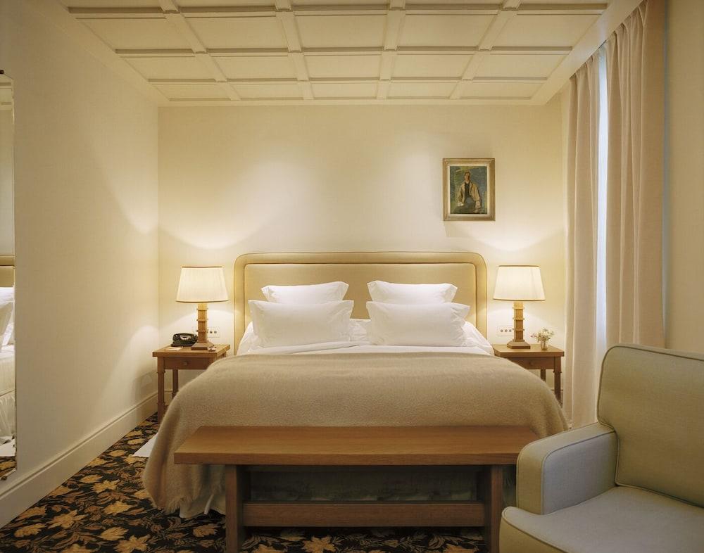 Hôtel Château Voltaire Room Type - Premier Double Room