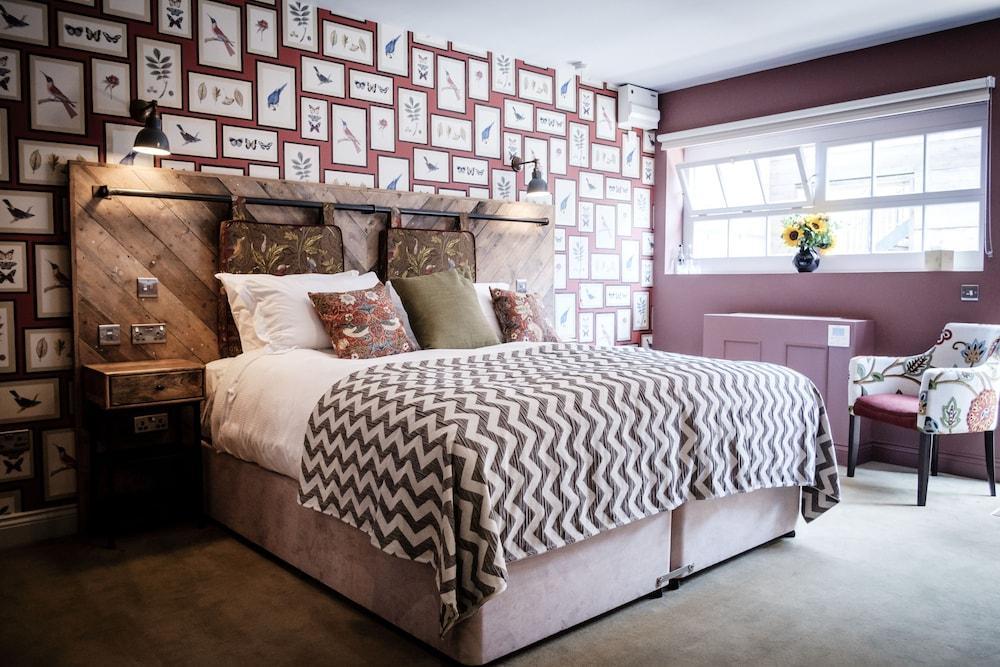 The Queen's Head Room Type - Comfy King or Twin Room