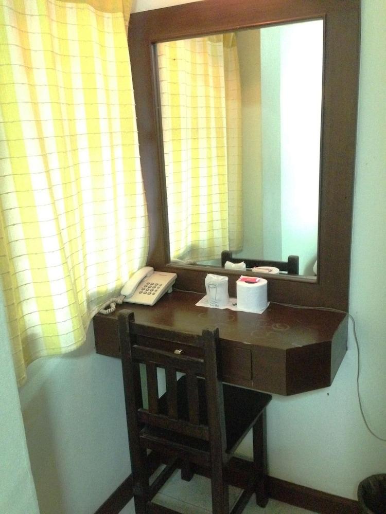 Amarin Inn Room Type - Basic Room