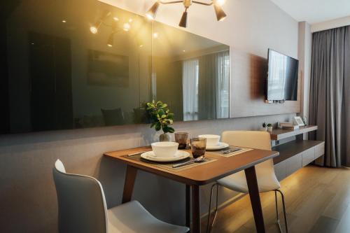 Montana Bangkok Hotel & Residence Room Type - Studio Premier Twin Bed