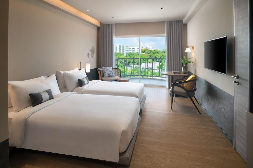 Cross Pattaya Pratamnak Room Type - Luxury Ocean View - Twin Bed Cross Pattaya Pratamnak Room Type - Luxury Ocean View - Twin Bed