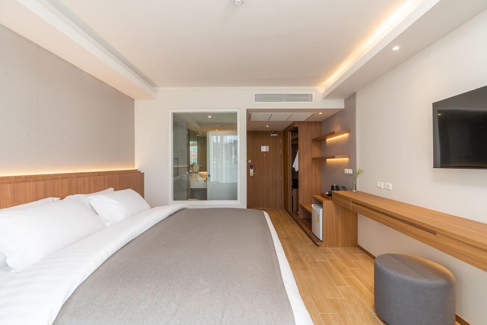Shambhala Hotel Pattaya Room Type - Superior King Room
