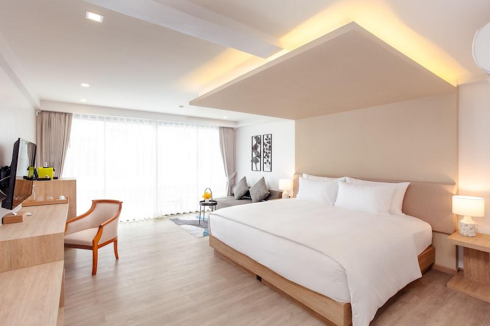 Anona Beachfront Phuket Resort Room Type - Deluxe Room