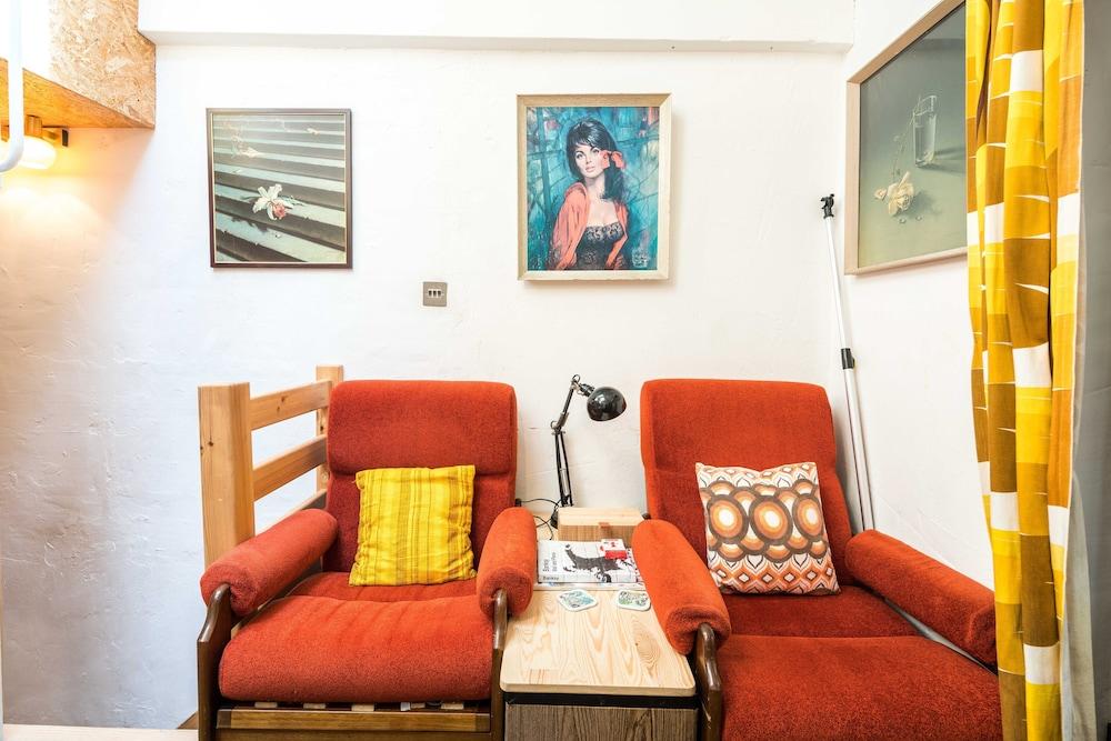 Cute House IN Soho - Full AC, Quiet and Unique - Tap to explore photos