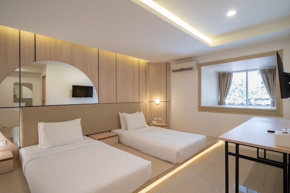 Bedline Hotel Room Type - Superior Double or Twin Room