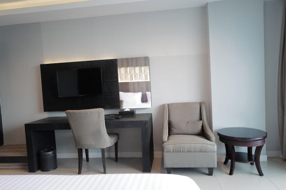 Hermann Hotel Pattaya - Tap to explore photos