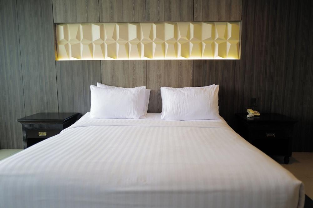 Hermann Hotel Pattaya Room Type - Deluxe King Room