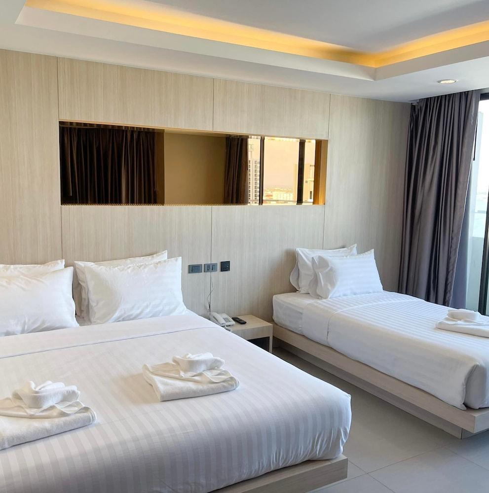 Hermann Hotel Pattaya Room Type - Urban Triple Room