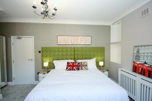 Brick Lane Guest House - Tap to explore photos