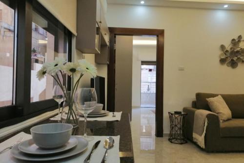 Amazing one Bedroom Apartment in Amman,elwebdah 1 - Tap to explore photos