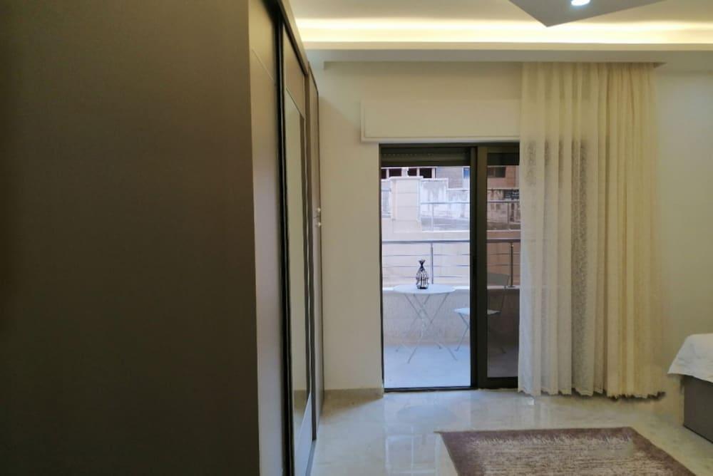 Amazing one Bedroom Apartment in Amman,elwebdah 1 - Tap to explore photos