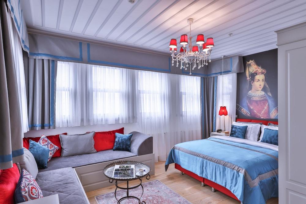 9 Doors Hotel Room Type - Deluxe Room