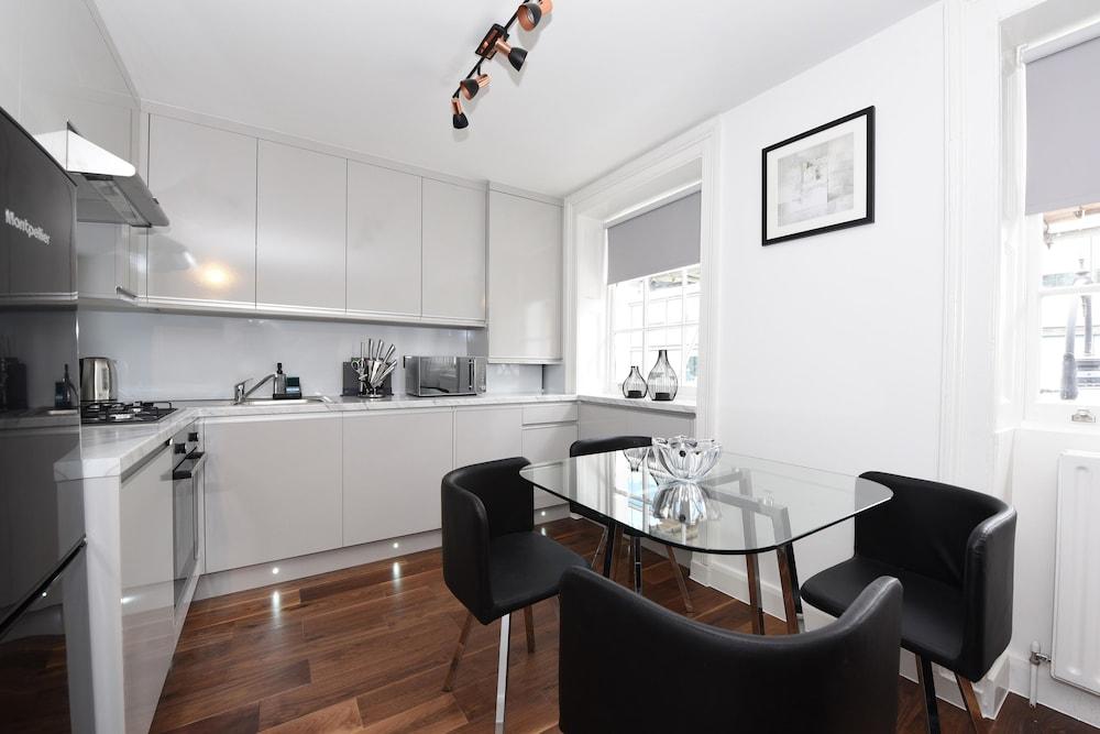 Charming & Modern Apartments near Oxford Circus London - Tap to explore photos