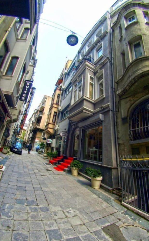 Ada Home's Hotel Taksim - Tap to explore photos