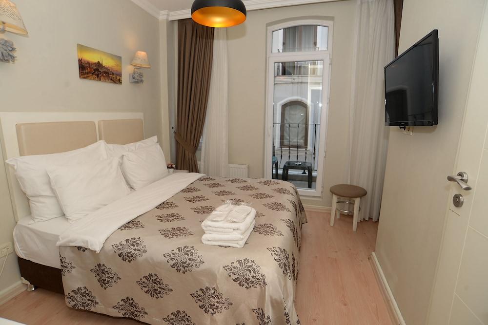 Ada Home's Hotel Taksim - Tap to explore photos
