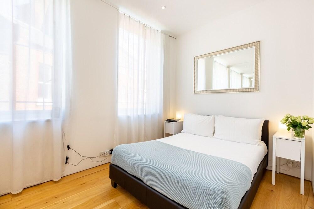 Oxford Circus Apartments - Tap to explore photos