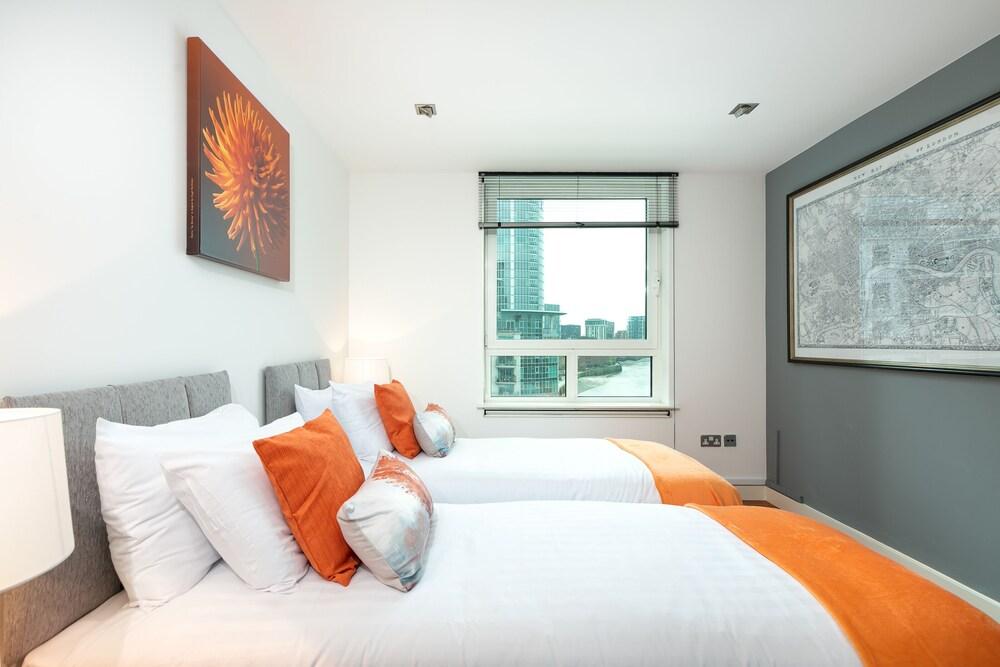 River view Luxury 3bed flat with views - Tap to explore photos