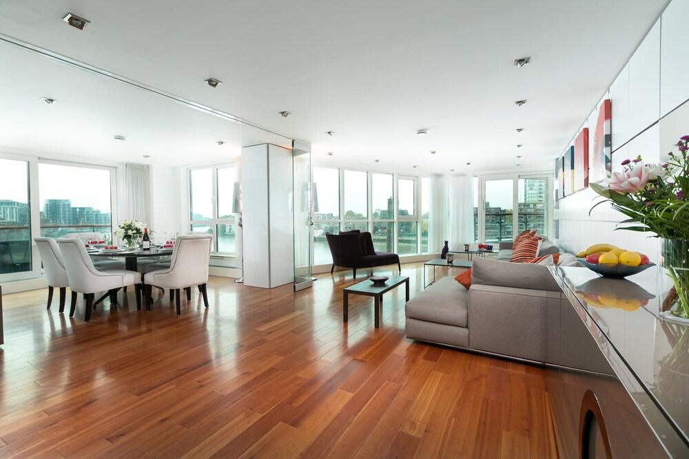 River view Luxury 3bed flat with views - Tap to explore photos