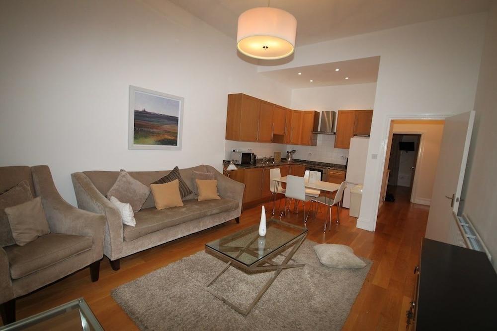 Belgravia Apartments - Gloucester Road - Tap to explore photos