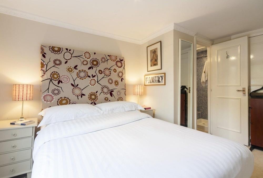 Notting Hill Retreat - Tap to explore photos